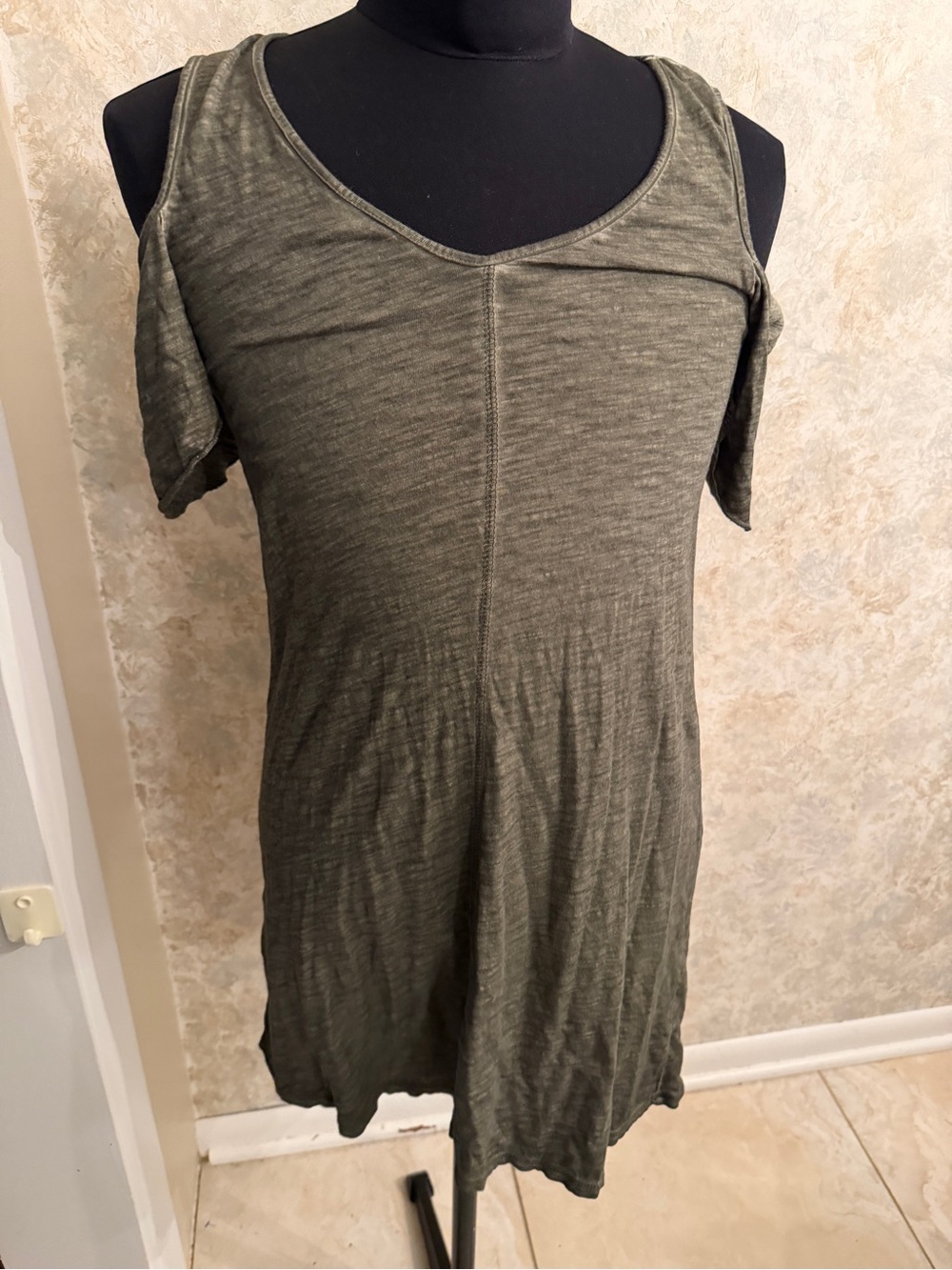 Sanctuary Olive Cold-Shoulder Women's Top